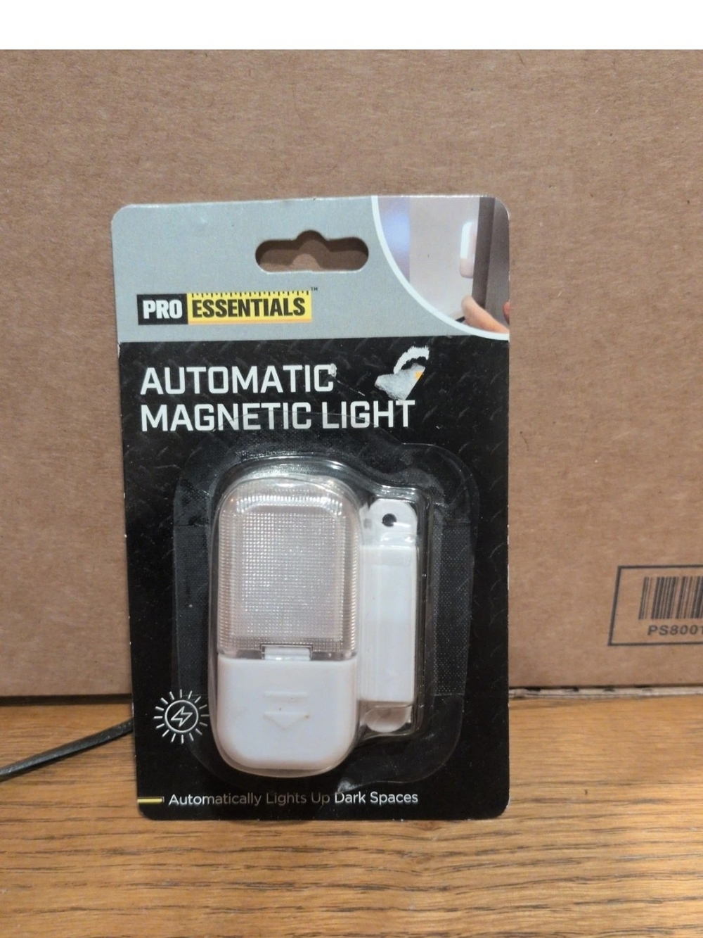 Automatic Magnetic Light - White and Black Packaging